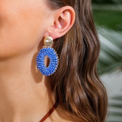 Par de Brincos Artesanais Em Estilo Boêmio para Férias - Brincos de Argola Com Miçangas Azuis e Douradas Com Design Intrincado, Versáteis para Uso Diário e Looks de Resort, Acessórios de Joias Femininas Elegantes, Brincos Inovadores, Acessórios de Férias, Acessório Minimalista, Arte.