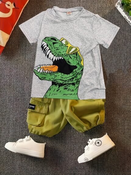 Estilo Casual, Conjunto de Camiseta Casual Com Estampa de Dinossauro e Shorts Cargo para Meninos - Mistura Confortável de Poliéster, Caimento Relaxado Com Bolsos, Ideal para Uso na Primavera / Verão, Perfeito para Atividades Ao ar Livre.