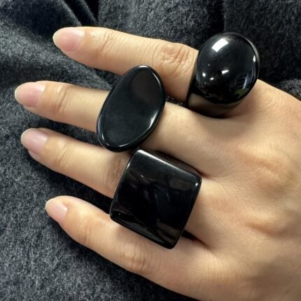 Conjunto de Três Peças / Conjunto de Duas Peças Anel Personalizado, Moderno e Elegante, Em Preto Puro, Com Formato Geométrico Quadrado e Redondo - Joia Ideal para Presente Feminino nas Festas de Fim de Ano.