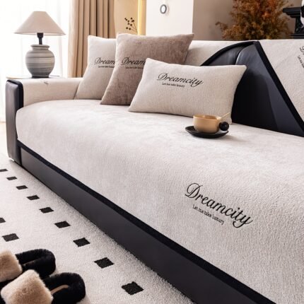 Capa de Sofá Dreamy Chenille de 1 Peça | Respirável e Antiderrapante | Cinza Moderno Com Bordado "Dreamplicity" | Adequado para Sofás de 1 a 4 Lugares | Ideal para Sala de Estar, Quarto, Escritório | Lavável à Máquina, Sazonal, Capa de Sofá.