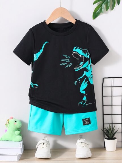 Conjunto Casual de Camiseta e Shorts Com Estampa de Dinossauro para Meninos - Mistura de Poliéster Confortável, Lavável à Máquina - Perfeito para o Verão, Perfeito para Atividades Ao Ar Livre.