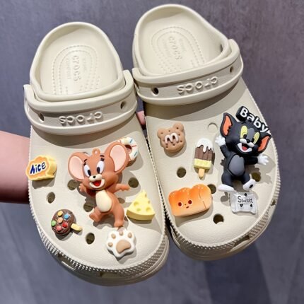 Acessórios p/ Sapatos Warner Bros Tom e Jerry Com Buracos de Desenho Animado, 12 Peças, Removíveis, Faça Você Mesmo, Bonecos de Desenho Animado Fofos e Grossos, Fivelas Decorativas para Sapatos, Cadarços Removíveis e Elegantes Com Fendas.