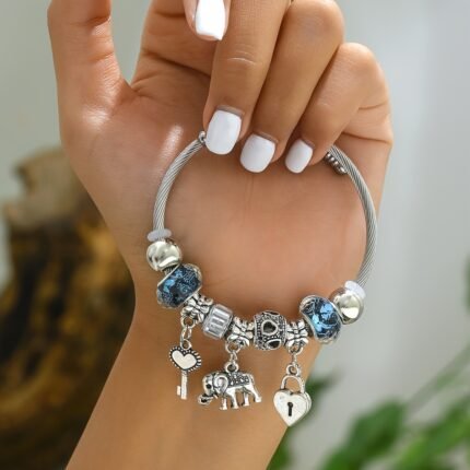 Pulseira Feminina de Liga Metálica Com Múltiplos Elementos, Acessório Elegante e Perfeito para Presentear Em Ocasiões Casuais do Dia a Dia!