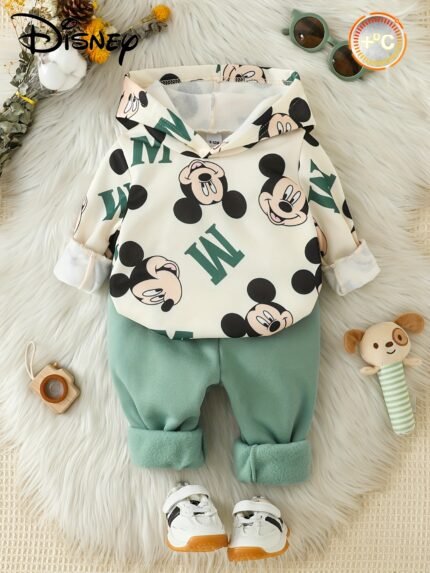 Conjunto de Roupas Infantis Disney Mickey Mouse - Moletom Com Capuz e Calças Forrados de Lã Com Estampa "Mickey", Verde-Creme e Branco, Manga Comprida, Coleção Outono/Inverno, Perfeito para Bebês Meninos, para Atividades Ao Ar Livre.