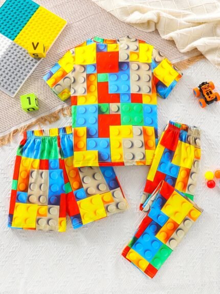 Conjunto de Pijama de Verão para Meninos Com 3 Peças de Camiseta de Manga Curta, Shorts e Calças Com Estampa de Blocos de Construção, Estilo Confortável e Leve, Perfeito para Usar Em Casa, Estampa Divertida, Estilo Casual, Tecido Respirável, Material Macio, Conjunto de Pijama, Jovem.