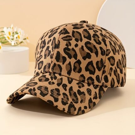Um Boné Estiloso e Simples Com Um Design Clássico de Estampa de Leopardo, Perfeito para Looks Urbanos Ao Ar Livre e para Proteção Solar.