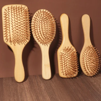 Escova de Bambu para Massagem e Desembaraço Capilar.
