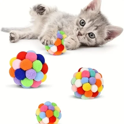 Kit 3 Bolas de Lã Coloridas para Gatos | Brinquedo com Sino e Material Elástico para Estimulação e Diversão